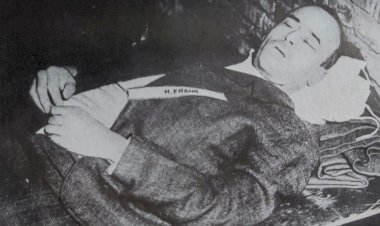 1946 - O Ex-Governador-geral da Polônia, Hans Michael Frank é condenado.